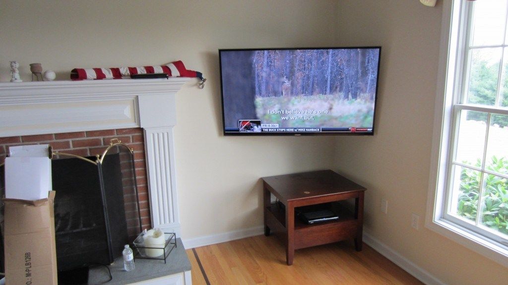 Corner TV Mount: Benefits of Mounting Your TV in the Corner